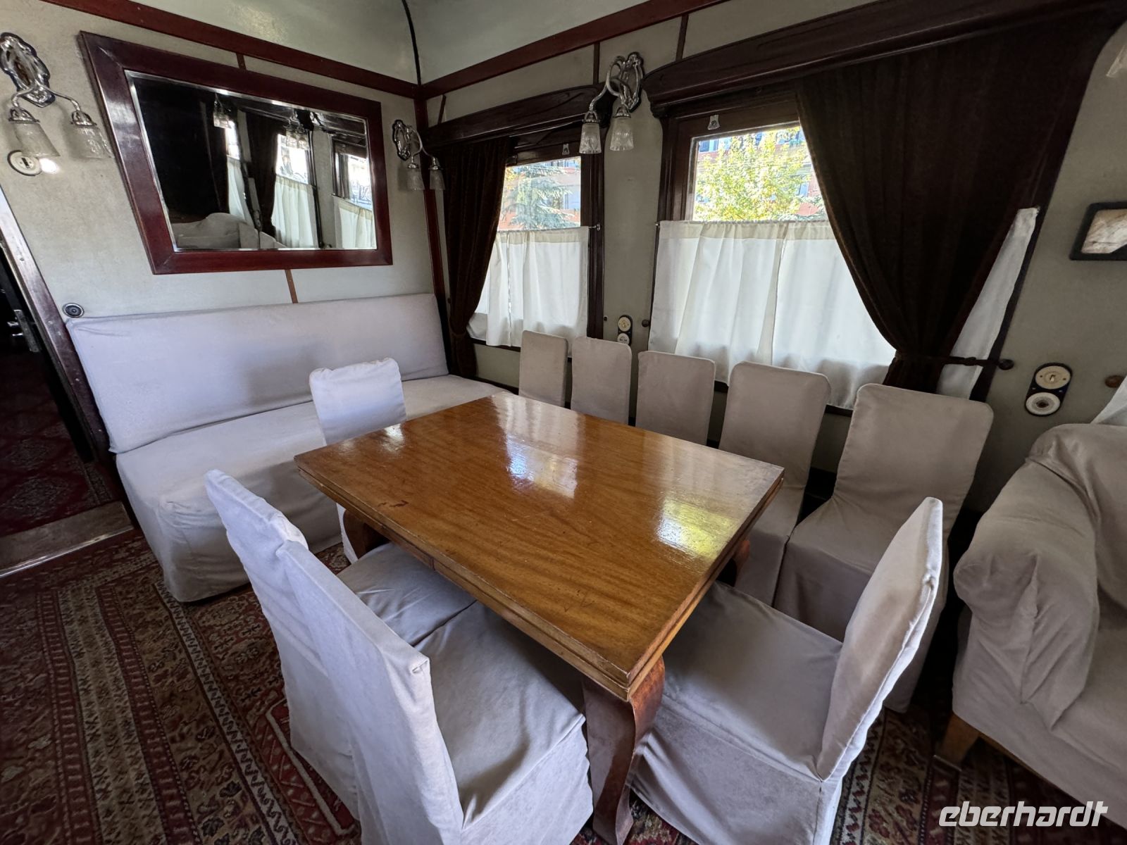 Verhandlungsecke in Stalins Luxuswaggon &ndash; &copy; Falk Rätzer (Eberhardt TRAVEL)