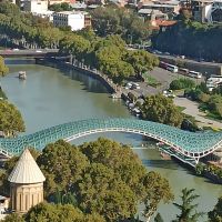 Tbilissi (Tiflis): Friedensbrücke &ndash; &copy; Inge Bily (Eberhardt TRAVEL)