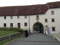 im Schlosshof &ndash; &copy; Uta Schöne (Eberhardt TRAVEL)