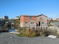 In Peggys Cove &ndash; &copy; Sylvia Sann (Eberhardt TRAVEL)
