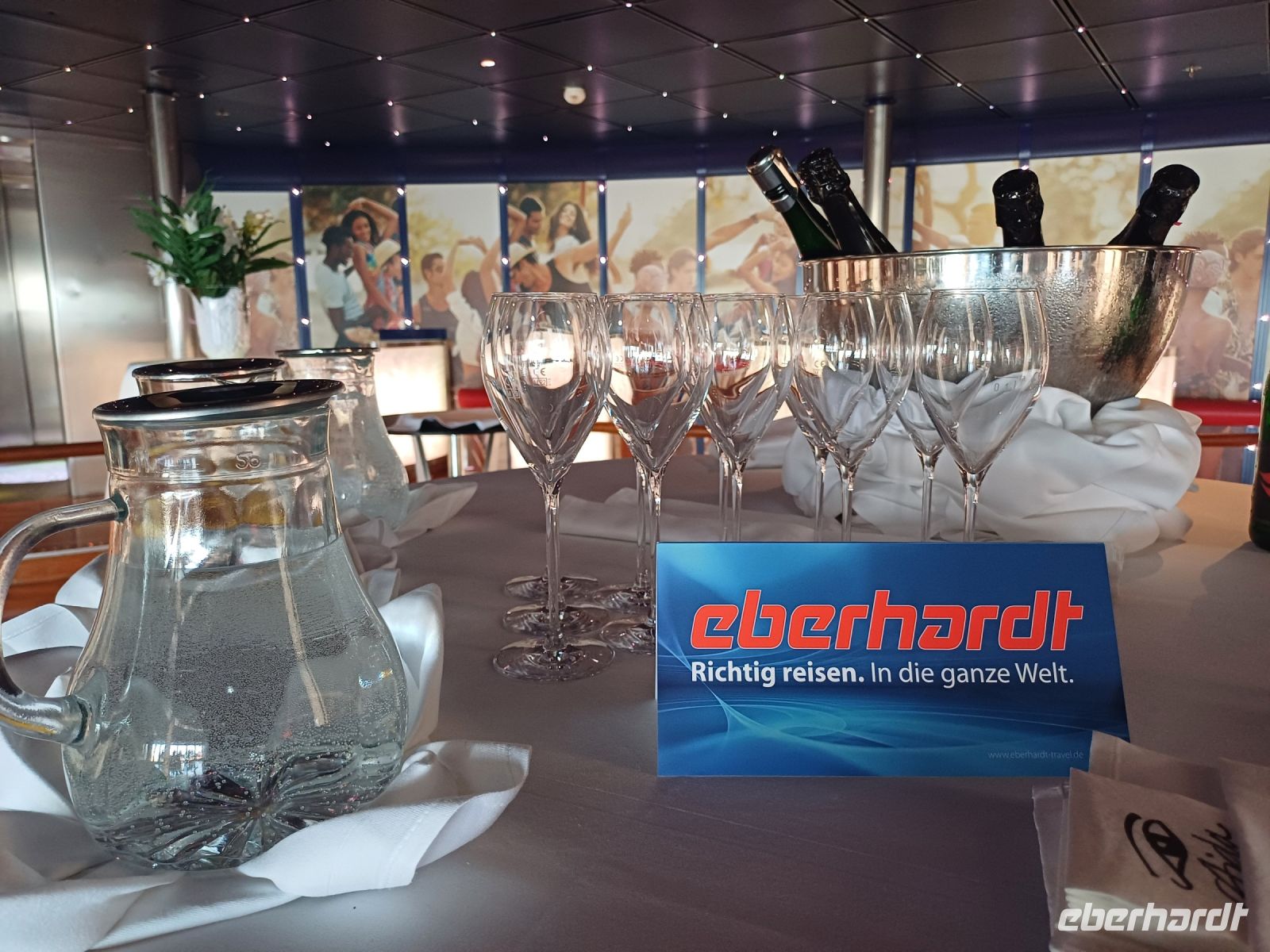 Sektempfang in der Anitime Bar.jpg &ndash; &copy; Kathrin Mickan (Eberhardt TRAVEL)