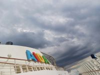 wolkiger Start in Warnemünde.jpg &ndash; &copy; Kathrin Mickan (Eberhardt TRAVEL)