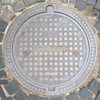 High-Tech-Kanaldeckel &ndash; &copy; G. Adamietz (Eberhardt TRAVEL)