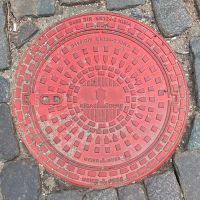 Kanaldeckel nach DIN &ndash; &copy; G. Adamietz (Eberhardt TRAVEL)