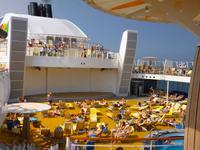 Pool Deck &ndash; &copy; Kathrin Mickan (Eberhardt TRAVEL)