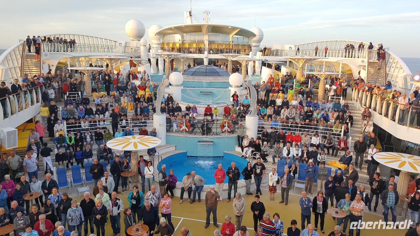 Poolparty &ndash; &copy; Madlen Lohr (Eberhardt TRAVEL)