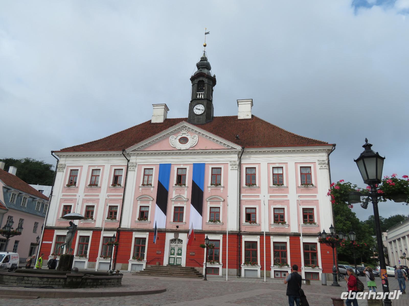 Tartu rathaus &ndash; &copy; Jürgen Schmeißer (Eberhardt TRAVEL)