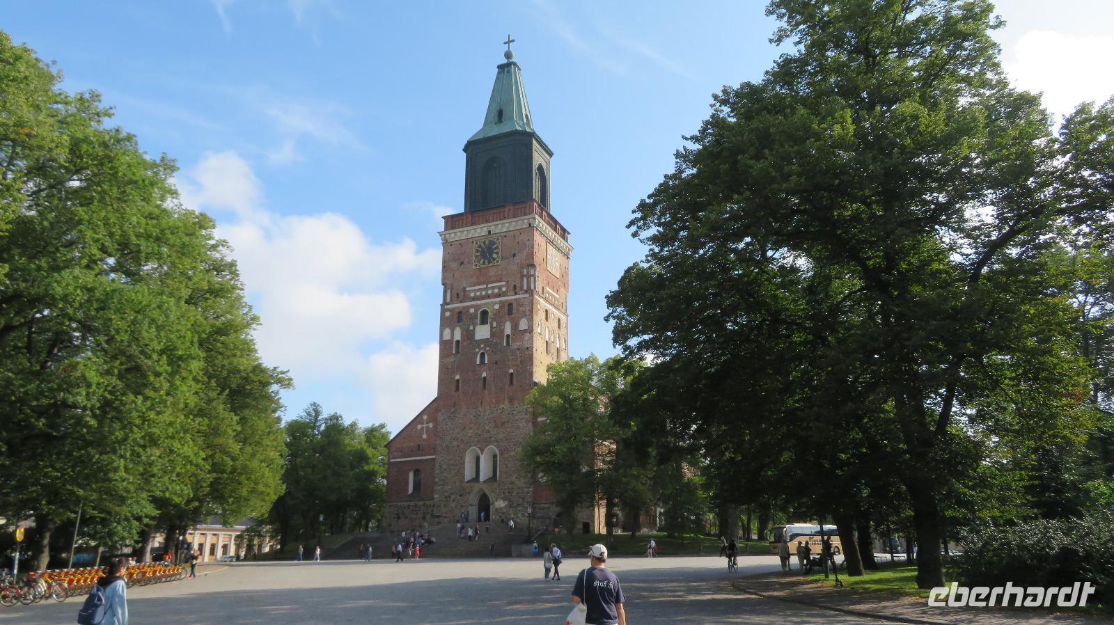 Ostsee-Kreuzfahrt mit AIDAaura - Turku, Dom &ndash; &copy; Franziska Bergmann (Eberhardt TRAVEL)
