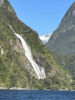 Wasserfälle im Milford Sound &ndash; &copy; Birgit Kirchner (Eberhardt TRAVEL)