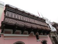 Stadtrundgang_durch_Lima-typische-Holzbalkone &ndash; &copy; Maria Drewans (Eberhardt TRAVEL)