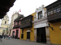 Stadtrundgang_durch_Lima-typische-Holzbalkone &ndash; &copy; Maria Drewans (Eberhardt TRAVEL)