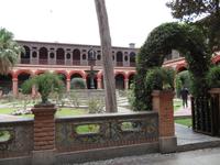 Stadtrundgang_durch_Lima-Kloster_Santo-Domingo_1.Kreuzgang &ndash; &copy; Maria Drewans (Eberhardt TRAVEL)