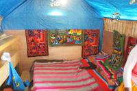 Besuch-bei-einer-Familie-auf-den-Uros-Inseln_Titicacasee_Peru &ndash; &copy; Maria Drewans (Eberhardt TRAVEL)