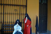 La Tapada limeña - Die verhüllte Frau von Lima, eine modische Marotte des 16. - 19. Jhdts. ohne etwaige religiöse Implikation &ndash; &copy; Andreas Böcker (Eberhardt TRAVEL)