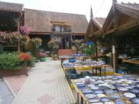 Bunzlauer Keramik lockt zum Kauf &ndash; &copy; Karl-Heinz Meinig (Eberhardt TRAVEL)