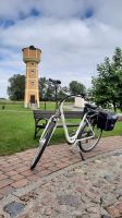 082 - Schloss Roman Fahrrad &ndash; &copy; Vivien Fiedler (Eberhardt TRAVEL)