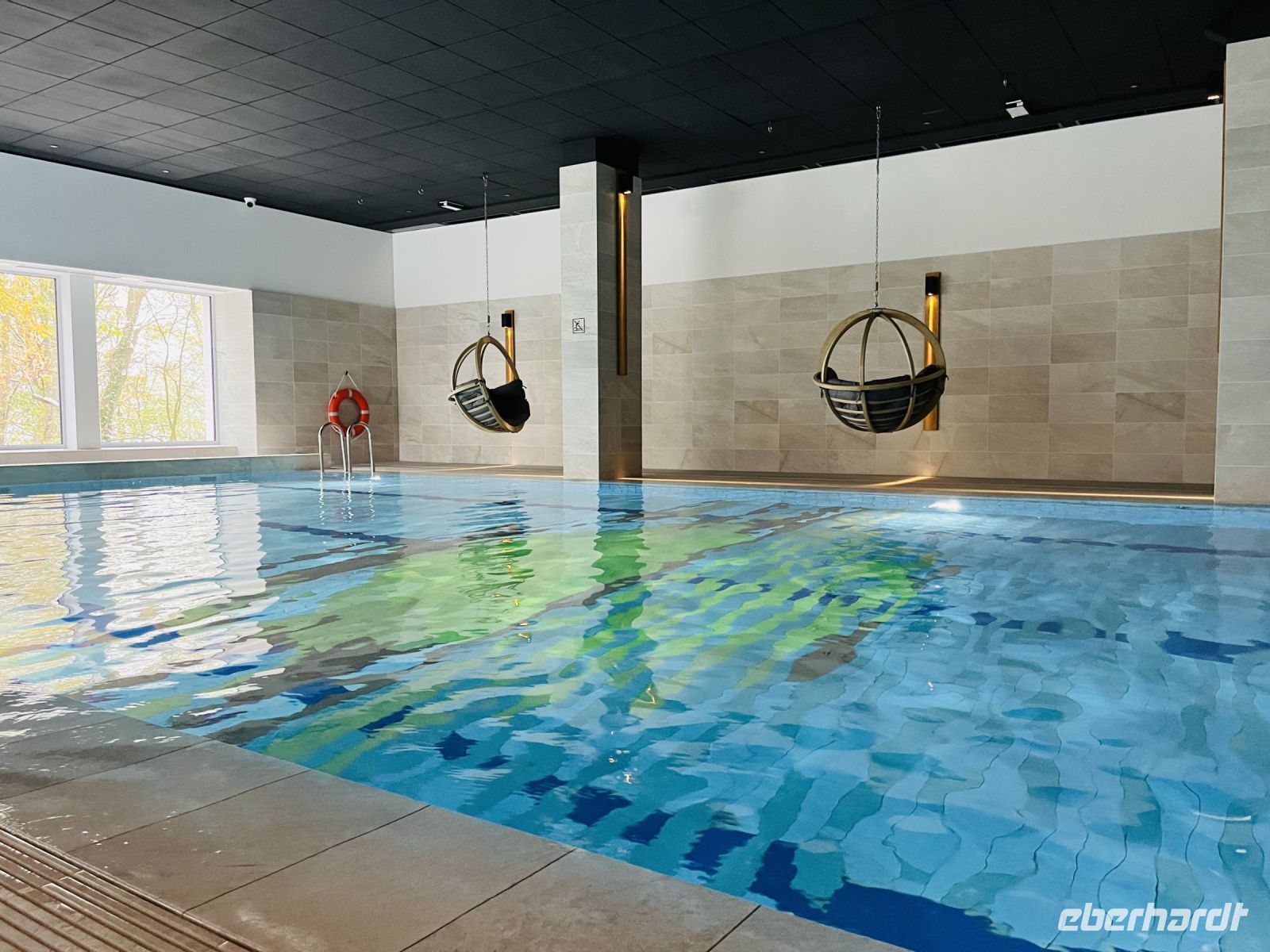 Schwimmbad &ndash; &copy; Vicky Kern (Eberhardt TRAVEL)