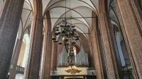 Die schiefen Pfeiler der Kolberger Marienkirche  &ndash; &copy; Marlies Thrum (Eberhardt TRAVEL)