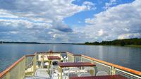 064 Schifffahrt hinaus auf den Labab See &ndash; &copy; Konrad Füssel (Eberhardt TRAVEL)