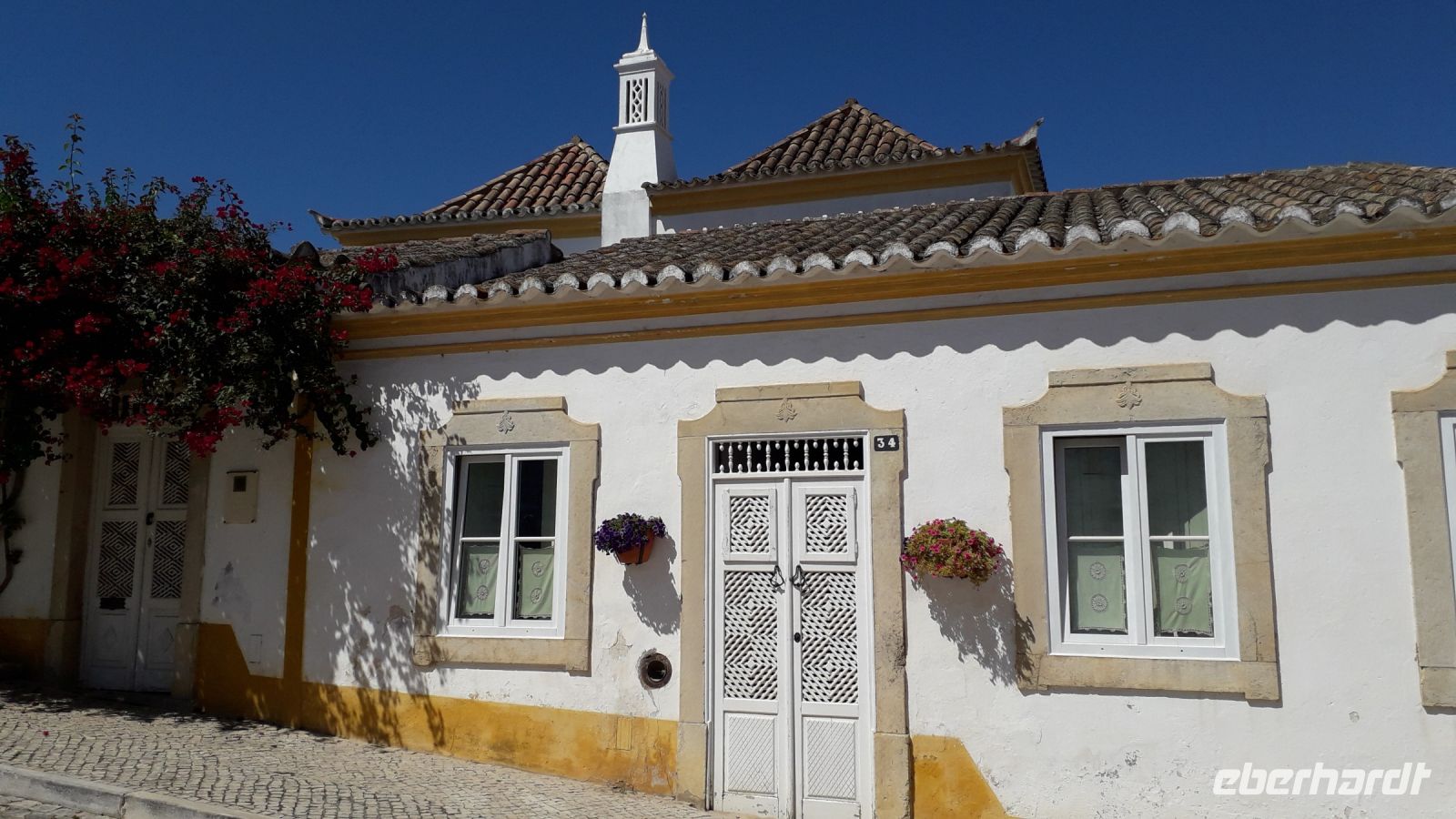 Ein kleines Häuschen in Tavira &ndash; &copy; Julia Kies (Eberhardt TRAVEL)