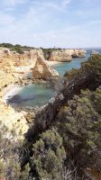 Der Strand Marinha von oben &ndash; &copy; Julia Kies (Eberhardt TRAVEL)