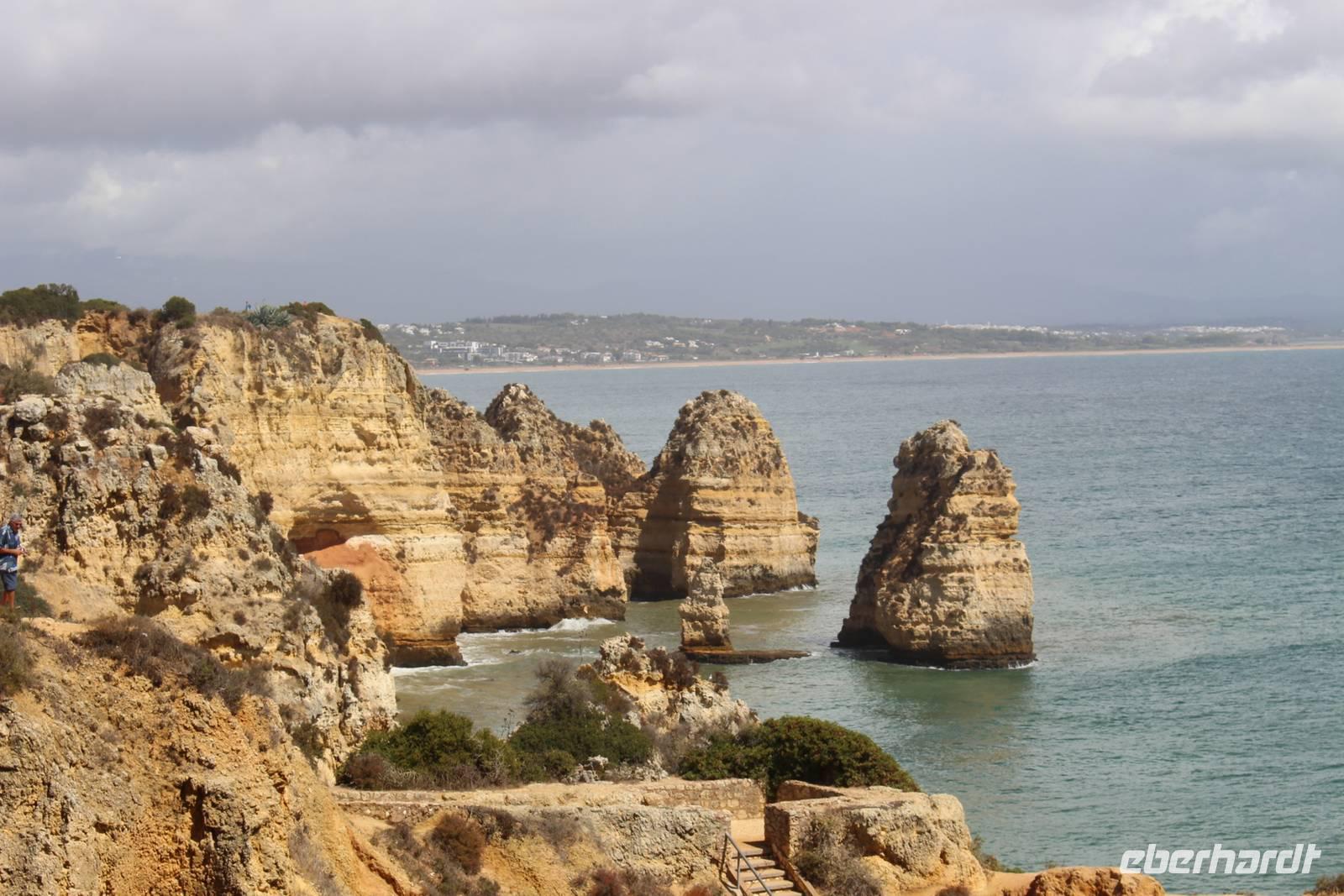 Felsformationen der Ponte da Piedade &ndash; &copy; Marianne Förster (Eberhardt TRAVEL)