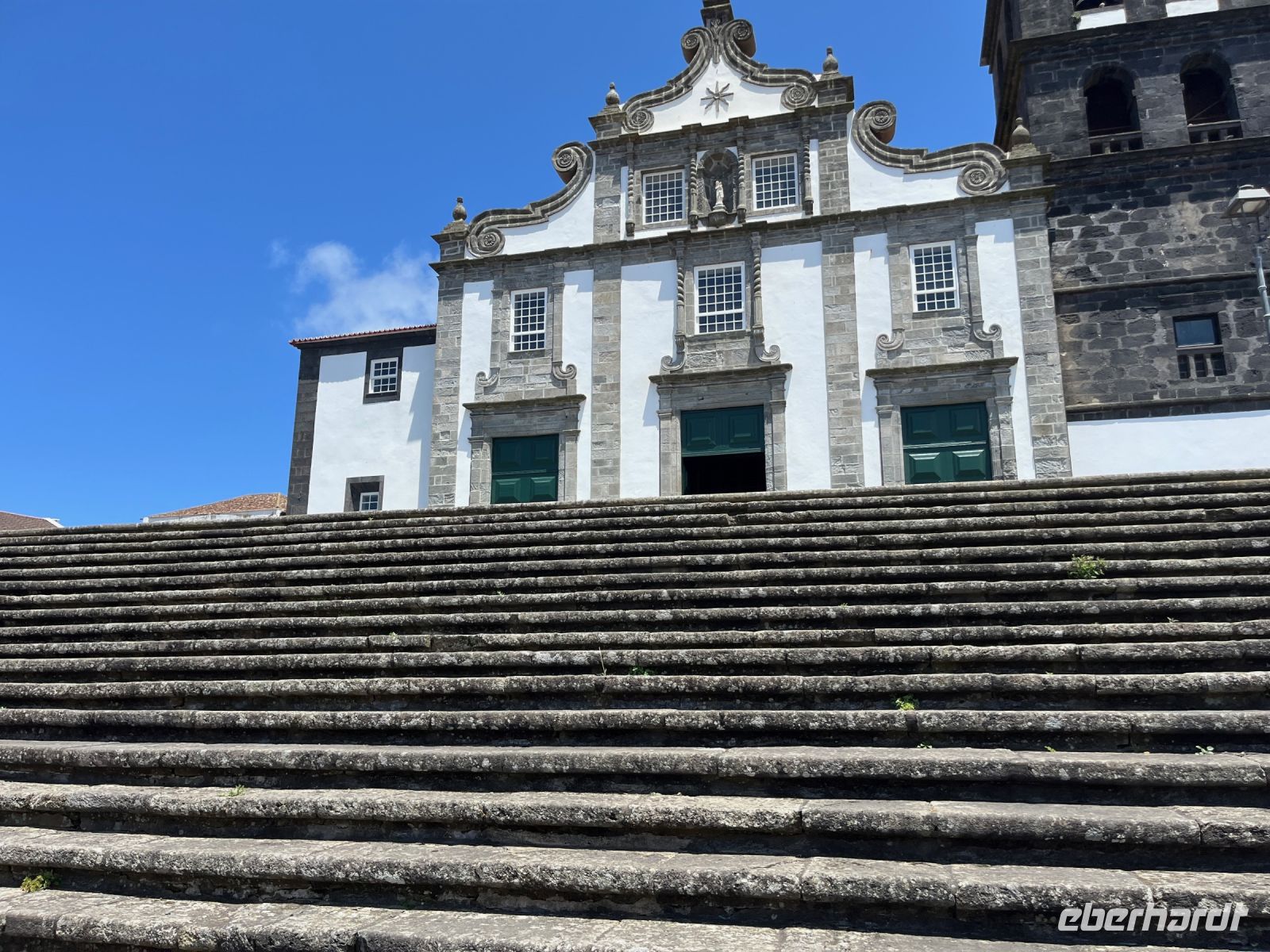 Kirche Igreja Matriz de Nossa Senhora da Estrela, Ribeira Grande, São Miguel, Azoren, Portugal &ndash; &copy; Maria Feibig (Eberhardt TRAVEL)