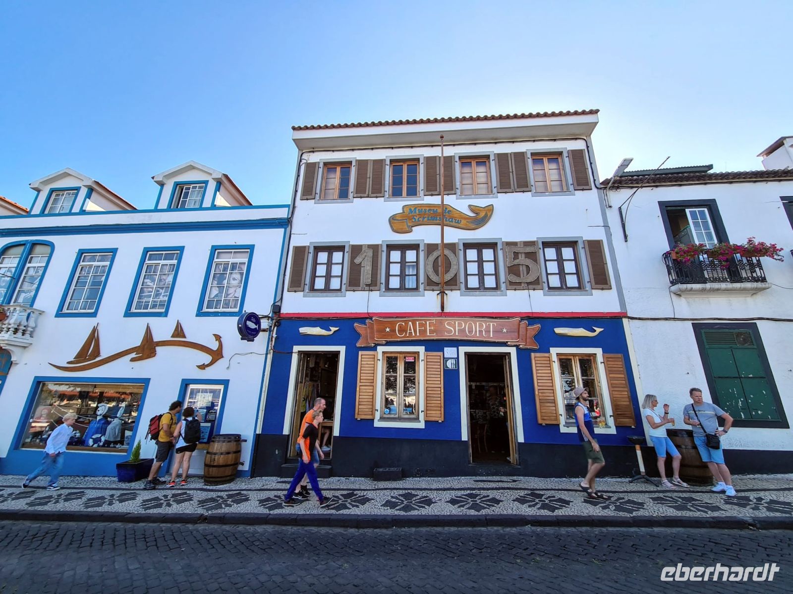 Cafe Sport in Horta &ndash; &copy; Julia Kies (Eberhardt TRAVEL)