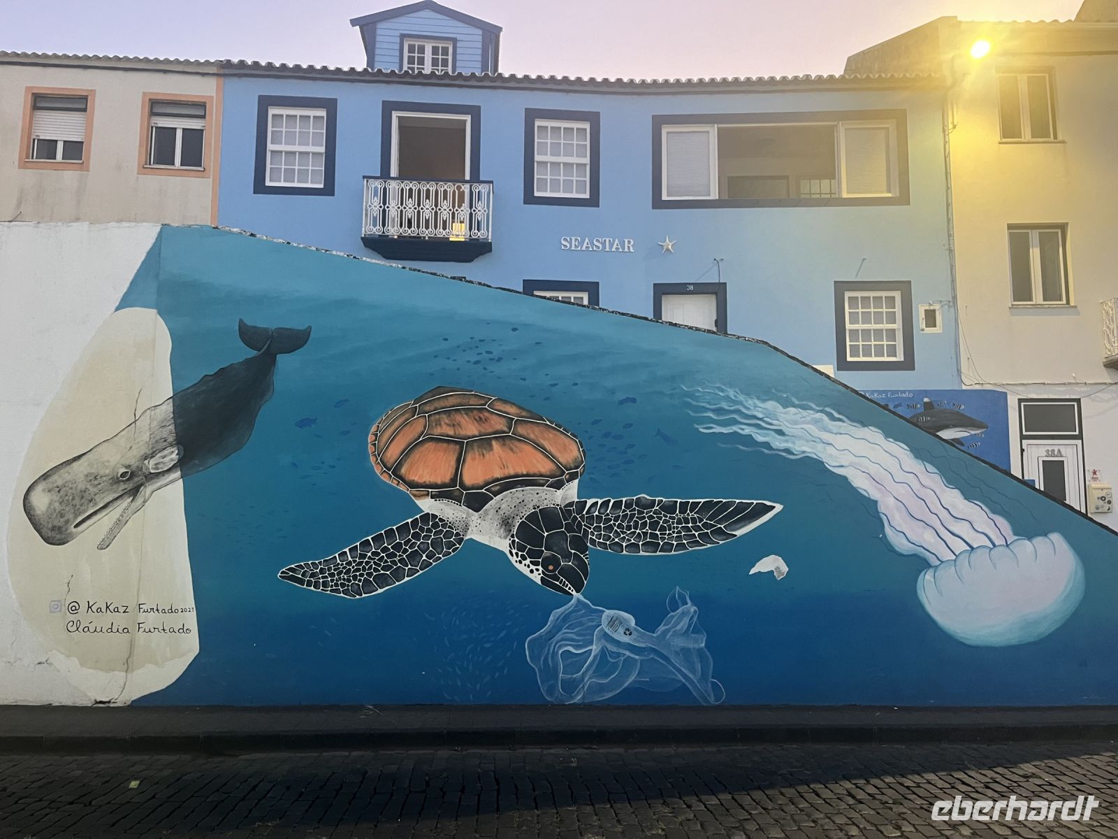 Graffiti in Horta &ndash; &copy; Valentin Meyer-Plath (Eberhardt TRAVEL)