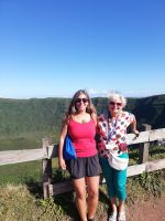 Anja und Marieta, vom Winde verweht... Caldeira do Faial &ndash; &copy; Marieta Beck (Eberhardt TRAVEL)