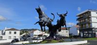 Angra, Stierkreisverkehr &ndash; &copy; Ria Heilmann (Eberhardt TRAVEL)