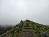Krater Caldeira do Faial in der Inselmitte