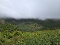 Krater Caldeira do Faial in der Inselmitte