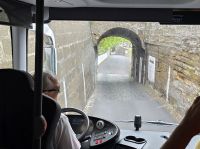 Unser Busfahrer Leo, ein Meister der engen Gassen &ndash; &copy; Katrin Jähne (Eberhardt TRAVEL)