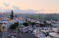 Horta am Abend, Faial  &ndash; &copy; Monika Cortese (Eberhardt TRAVEL)