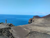 Auf dem Weg nach ganz oben, Capelinhos, Faial  &ndash; &copy; Monika Cortese (Eberhardt TRAVEL)