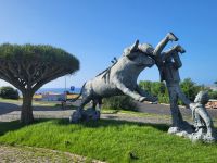 Statue vor Stierkampfarena von Ilha Terceira &ndash; &copy; Celine Patzak (Eberhardt TRAVEL)