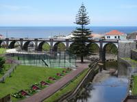 Stadtbummel In Ribeira Grande - die größte im 19.Jh. erbaute Brücke auf den Azoren  &ndash; &copy; Hans-Joachim Trutz (Eberhardt TRAVEL)