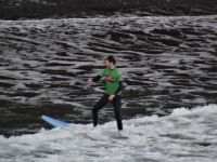 Surfer vor der Küste von Pueto da Cruz &ndash; &copy; Hans-Joachim Trutz (Eberhardt TRAVEL)