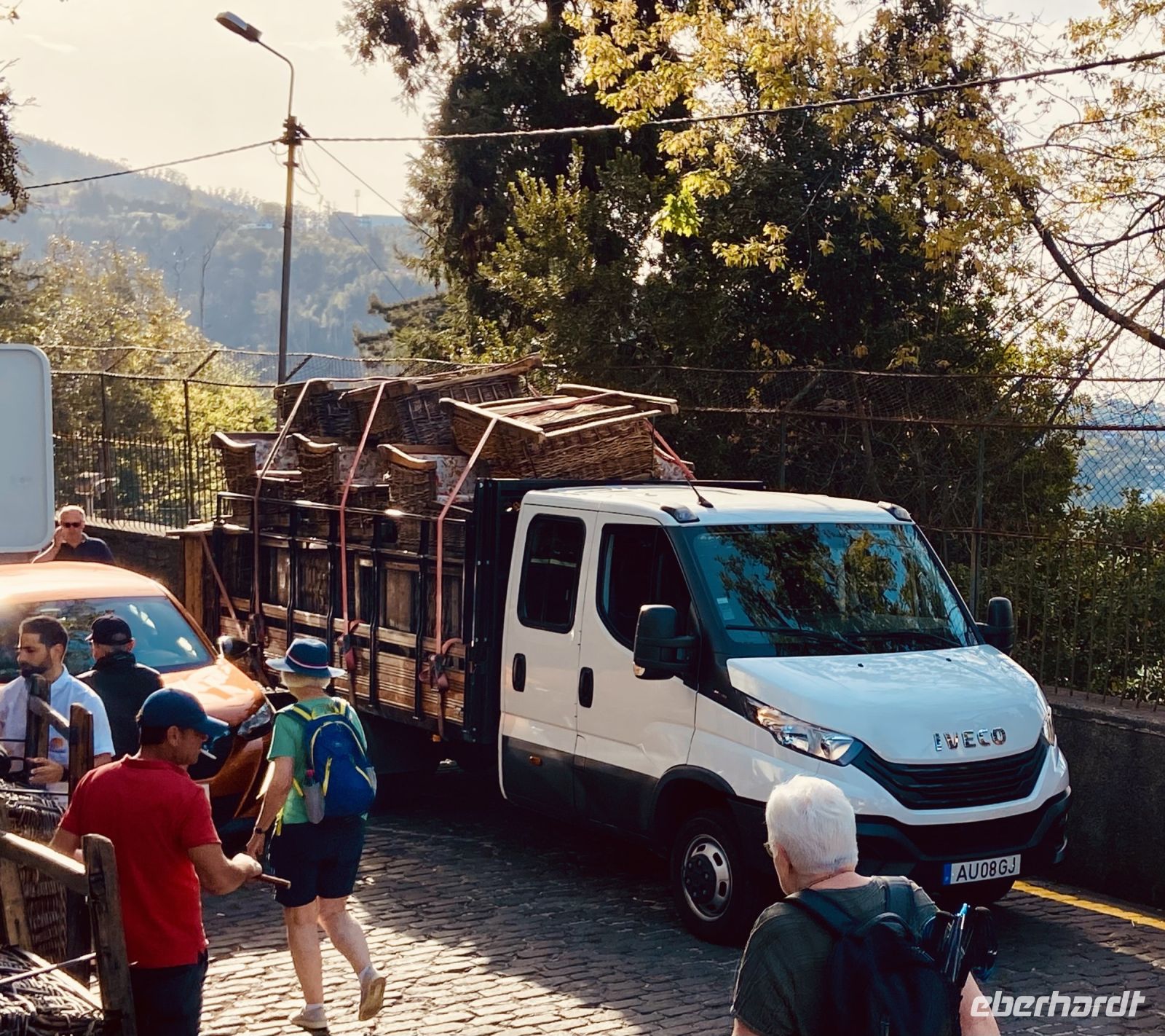 Neue Körbe treffen ein &ndash; &copy; Heike Wagner (Eberhardt TRAVEL)