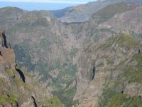 Pico do Arieiro - Blick ins Nonnental &ndash; &copy; Hans-Joachim Trutz (Eberhardt TRAVEL)