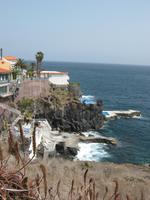 Unsere Wohngegegnd in Canico do Baixo. Blick aus der Promenade. &ndash; &copy; Steffi Zimmermann (Eberhardt TRAVEL)