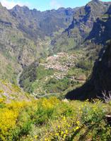Curral das Freiras von oben  &ndash; &copy; Martina Häselbarth (Eberhardt TRAVEL)