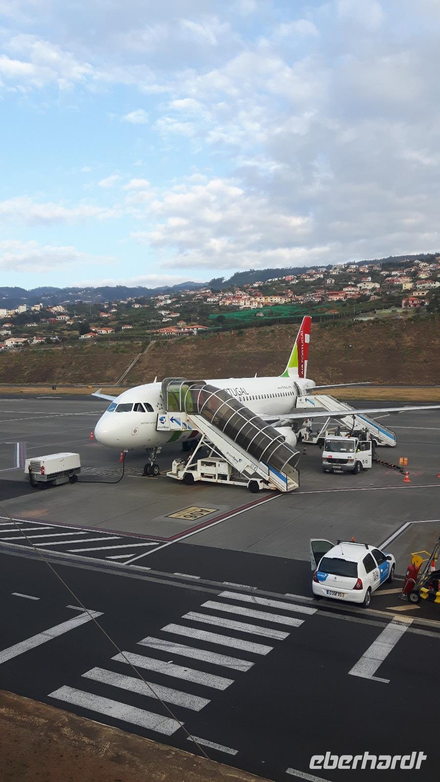 unser Flieger in Madeira... endlich ist er da! &ndash; &copy; Katrin Deutschbein (Eberhardt TRAVEL)