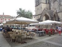 Guimaraes, Olivenbaum-Platz &ndash; &copy; Barbara Mihut (Eberhardt TRAVEL)