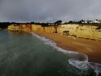 Smaragdgrüne Meeresfarben treffen auf hohe Steilküsten.jpg &ndash; &copy; Patrick Erdmann (Eberhardt TRAVEL)