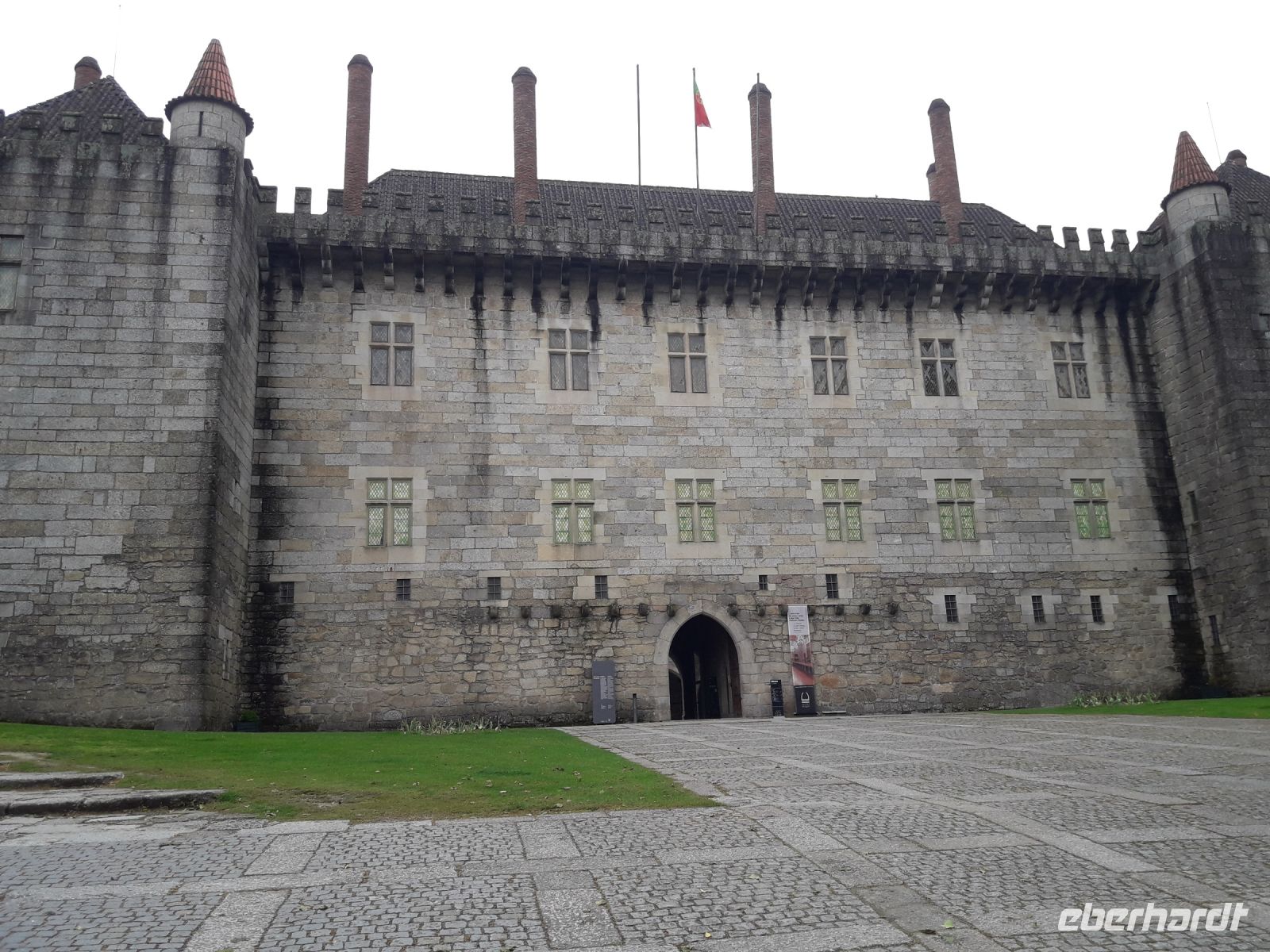 Guimaraes - Herzogspalast &ndash; &copy; Wolfgang Balling (Eberhardt TRAVEL)