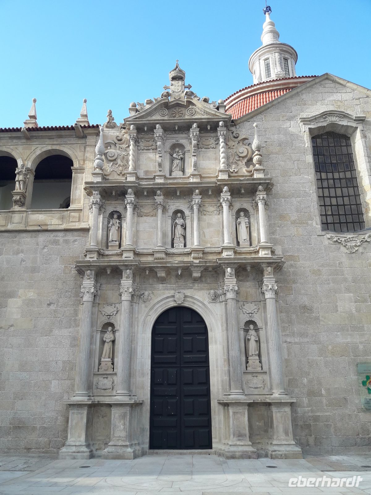 Amarante  - Kirchenportal &ndash; &copy; Wolfgang Balling (Eberhardt TRAVEL)