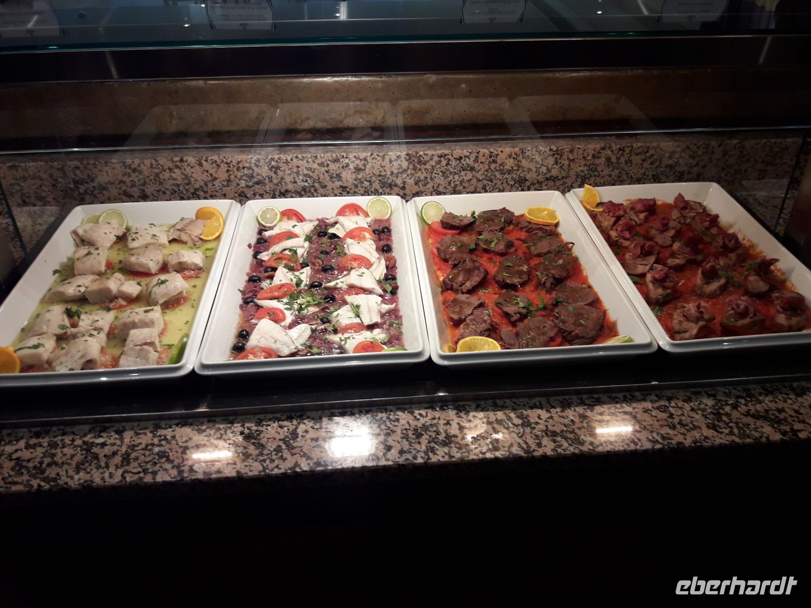 Armacao - Hotelbuffet &ndash; &copy; Wolfgang Balling (Eberhardt TRAVEL)