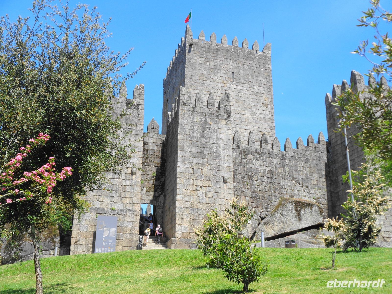 Guimarães Burg &ndash; &copy; Martina Häselbarth (Eberhardt TRAVEL)